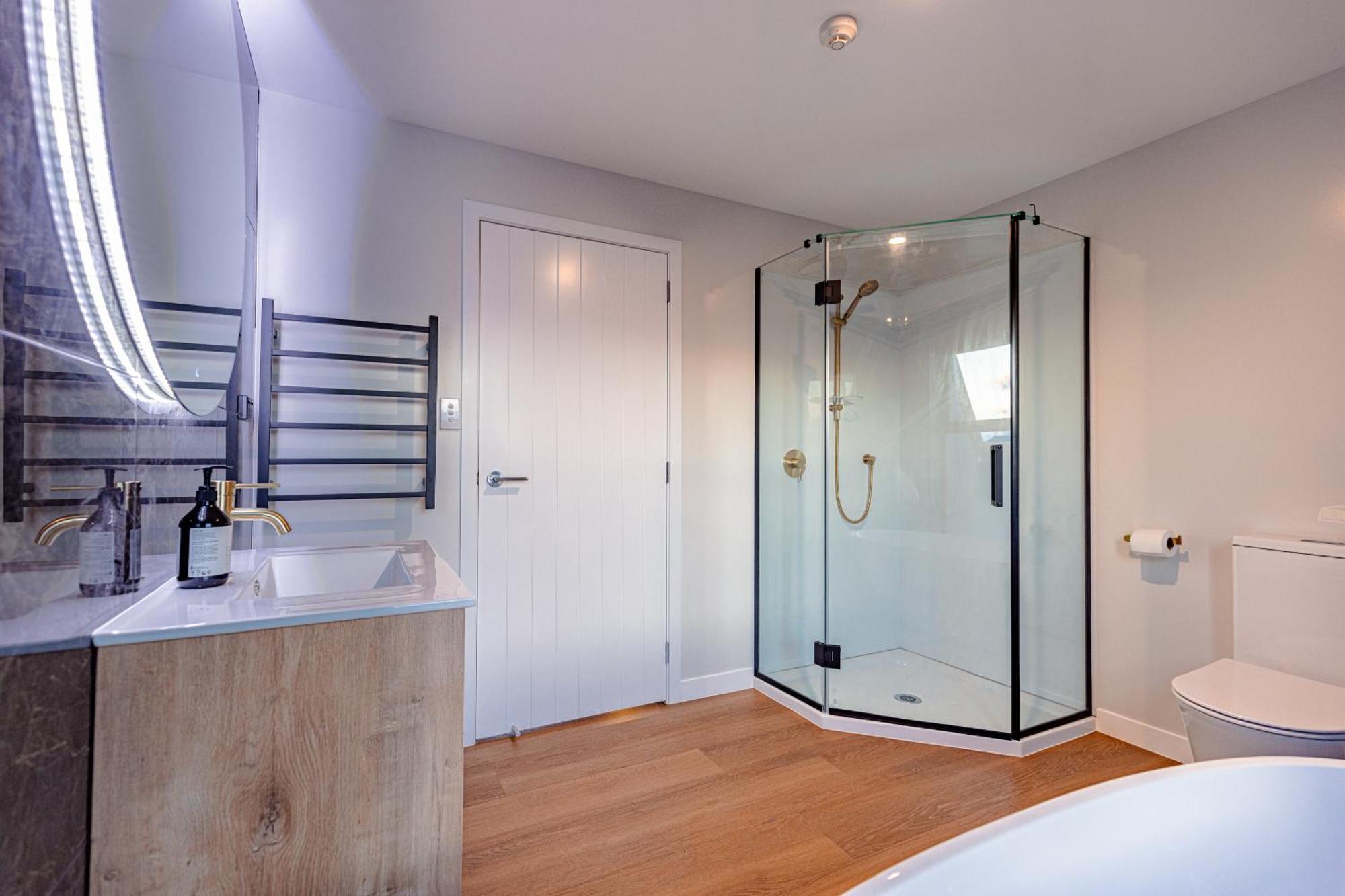 Johnston Apartments - Award-Winning Building, Your Unforgettable Stay Whanganui Exterior photo