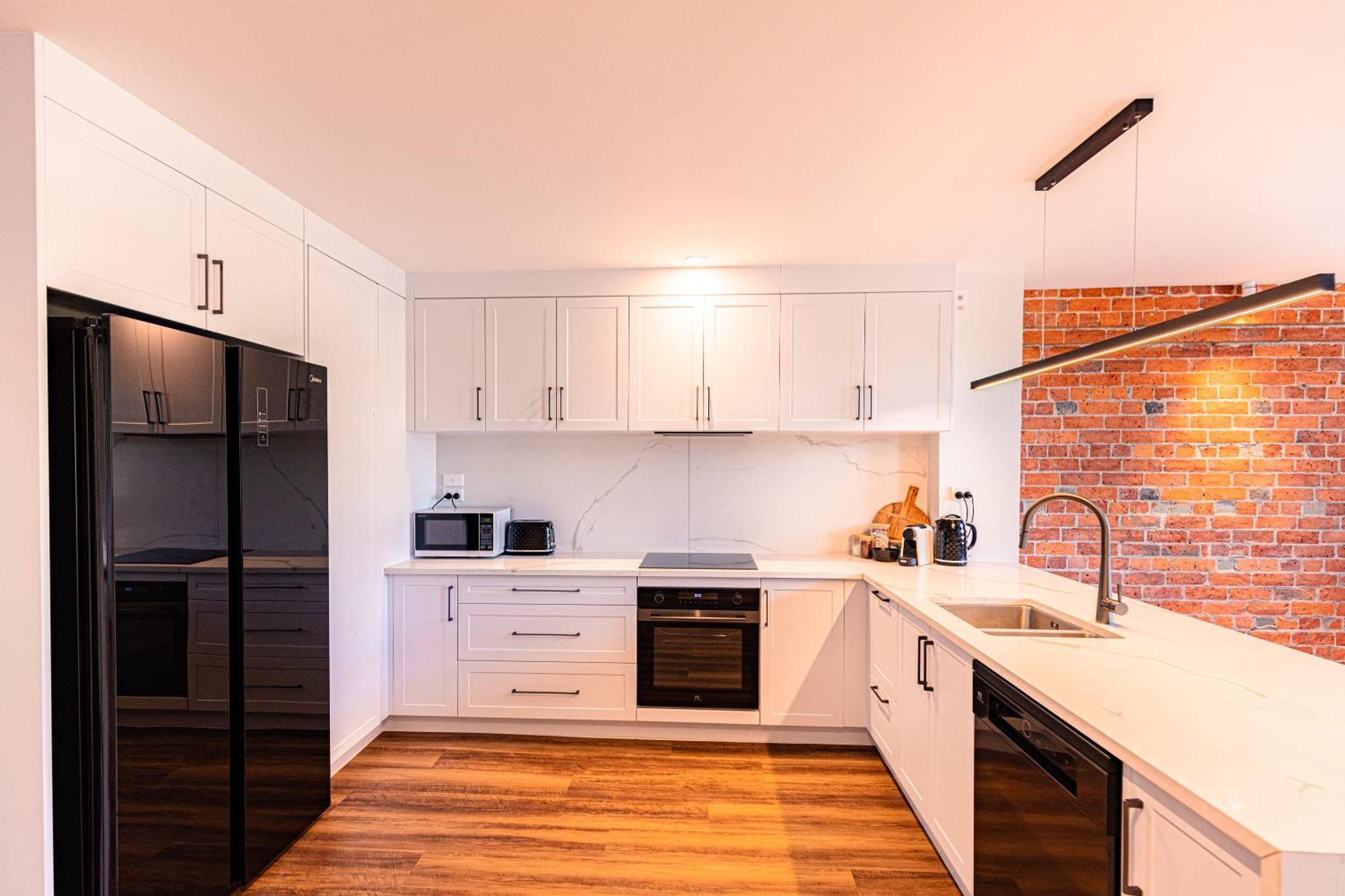 Johnston Apartments - Award-Winning Building, Your Unforgettable Stay Whanganui Exterior photo