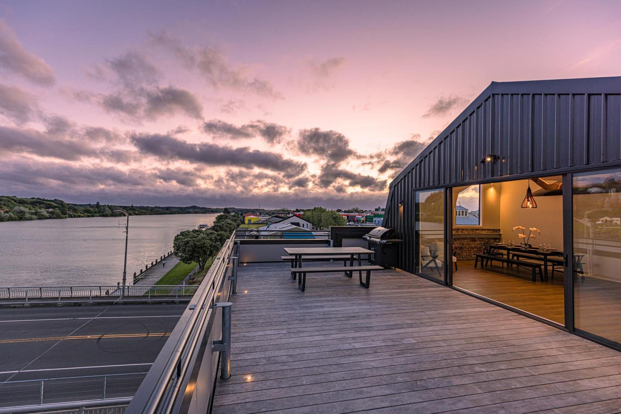 Johnston Apartments - Award-Winning Building, Your Unforgettable Stay Whanganui Exterior photo