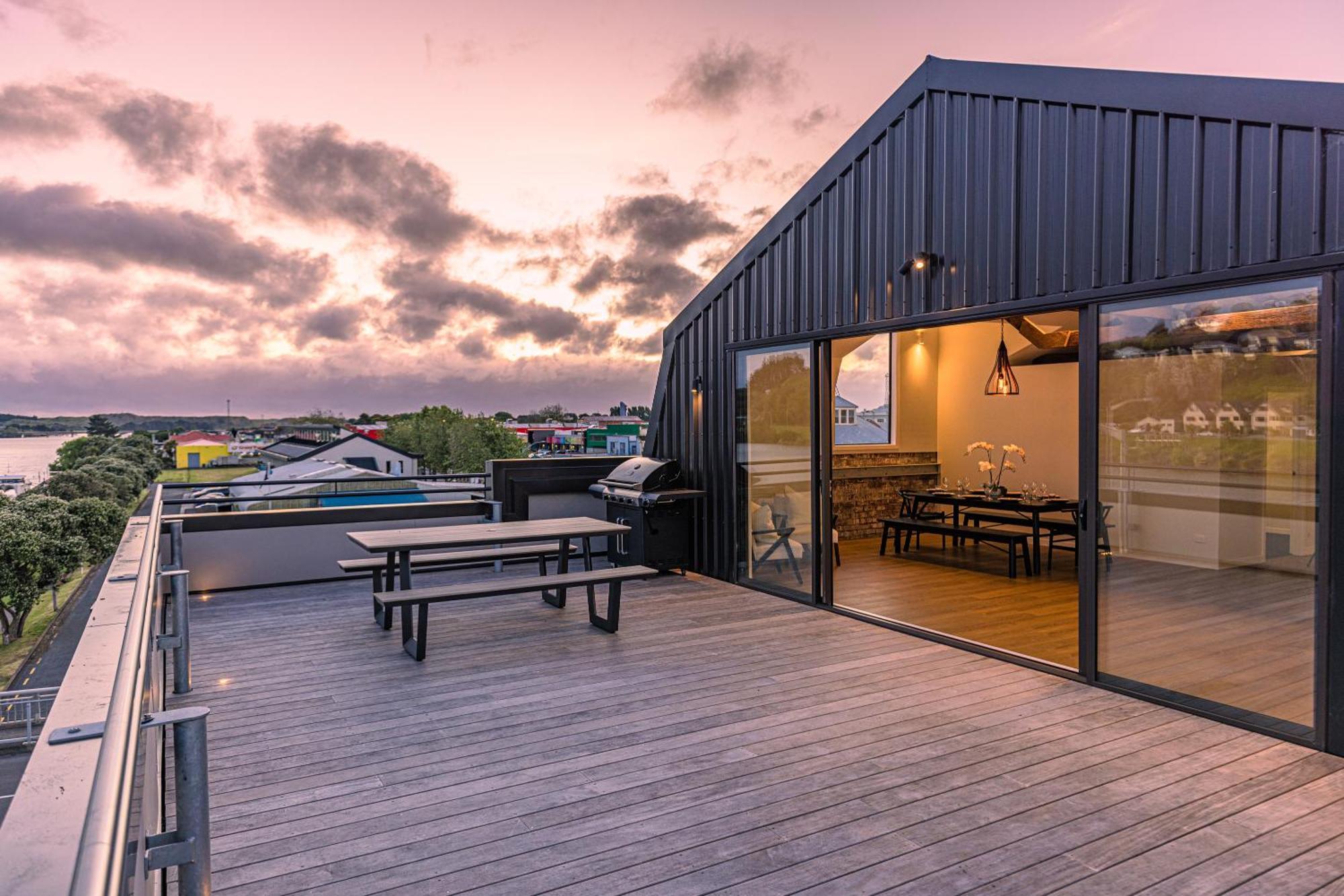Johnston Apartments - Award-Winning Building, Your Unforgettable Stay Whanganui Exterior photo