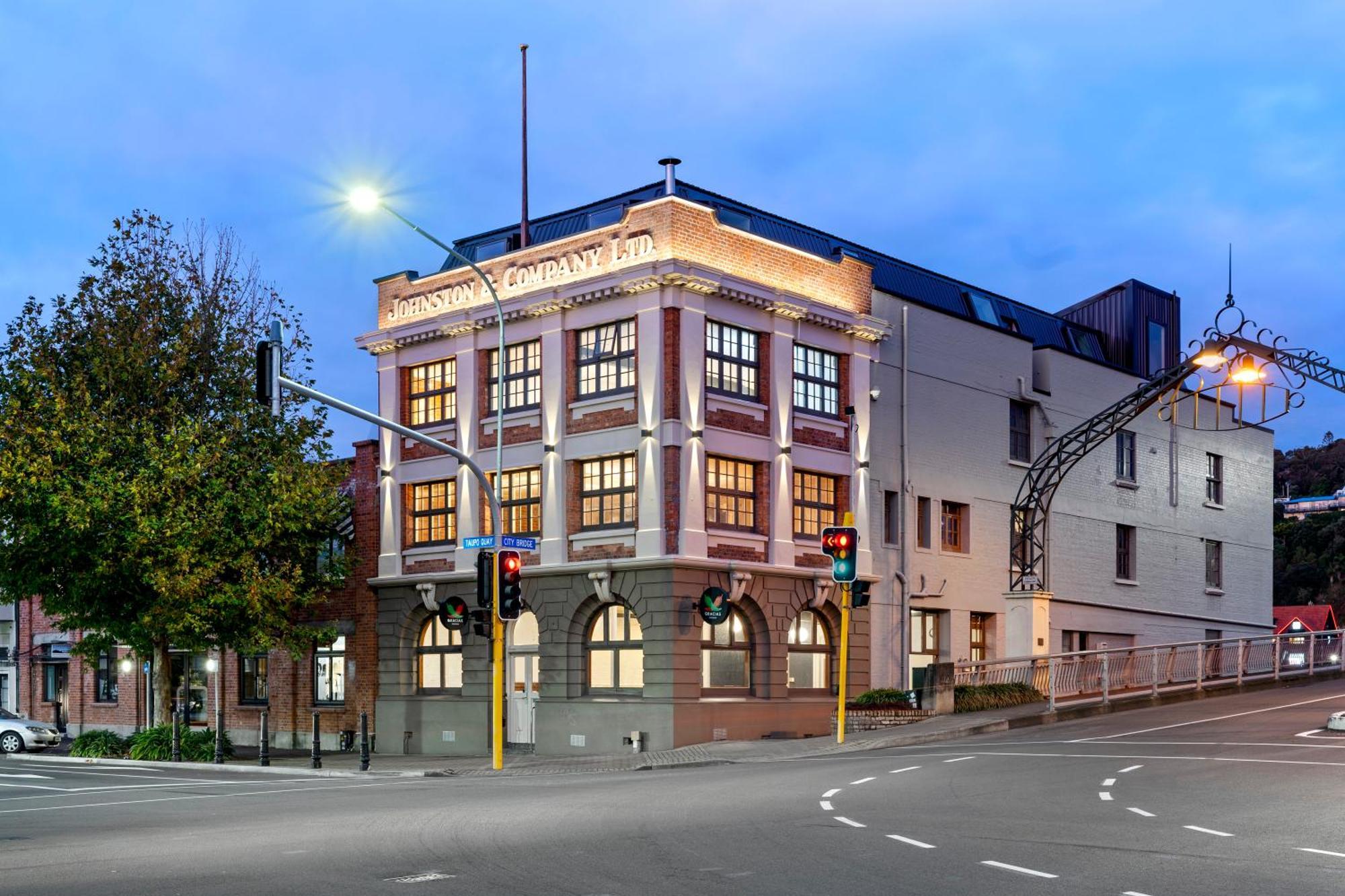 Johnston Apartments - Award-Winning Building, Your Unforgettable Stay Whanganui Exterior photo
